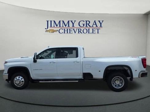 New 2026 Chevrolet Silverado 3500 LTZ w/ LTZ Convenience Package AWD/4WD image 2