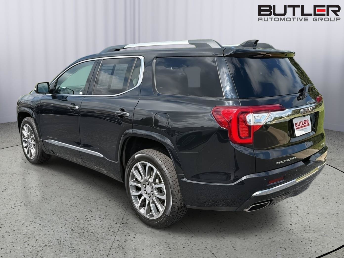 Used 2021 GMC Acadia Denali w/ Denali Ultimate Package AWD/4WD image 4