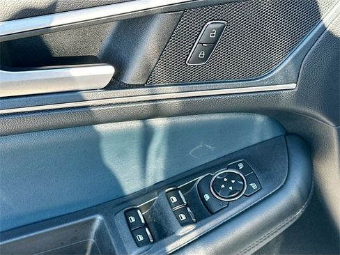 Used 2024 Ford Edge SEL w/ Sport Appearance Package image 17