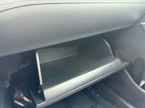 Used 2022 Toyota Corolla Cross XLE w/ Convenience Package image 23