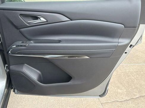 New 2026 Chevrolet Traverse LT w/ Sun and Wheel Package FWD image 17