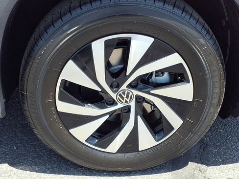 New 2025 Volkswagen Tiguan S image 7