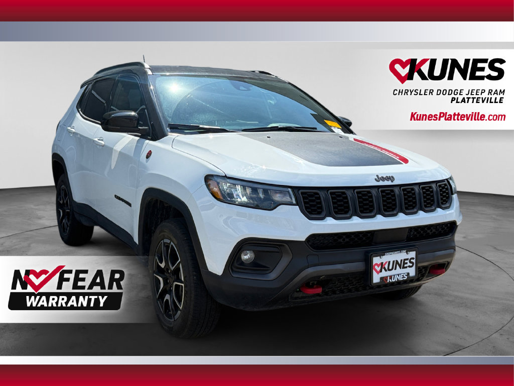 Used 2025 Jeep Compass Trailhawk AWD/4WD image 1