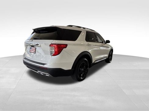 Used 2023 Ford Explorer XLT w/ Equipment Group 202A RWD image 4
