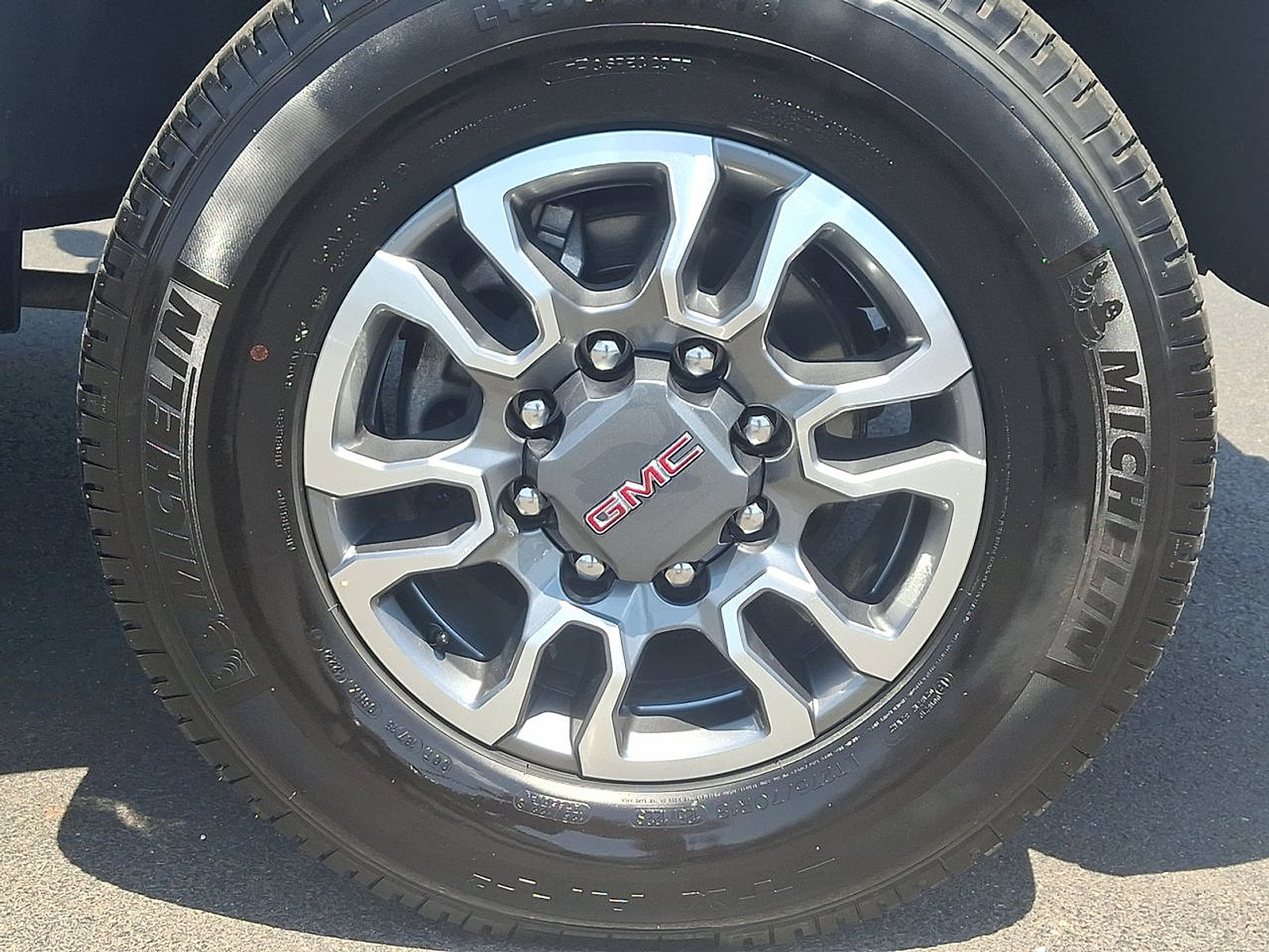 Used 2022 GMC Sierra 2500 AT4 w/ AT4 Preferred Package AWD/4WD image 27