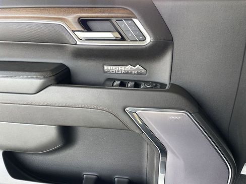 Used 2023 Chevrolet Silverado 1500 High Country w/ Z71 Off-Road Package image 22