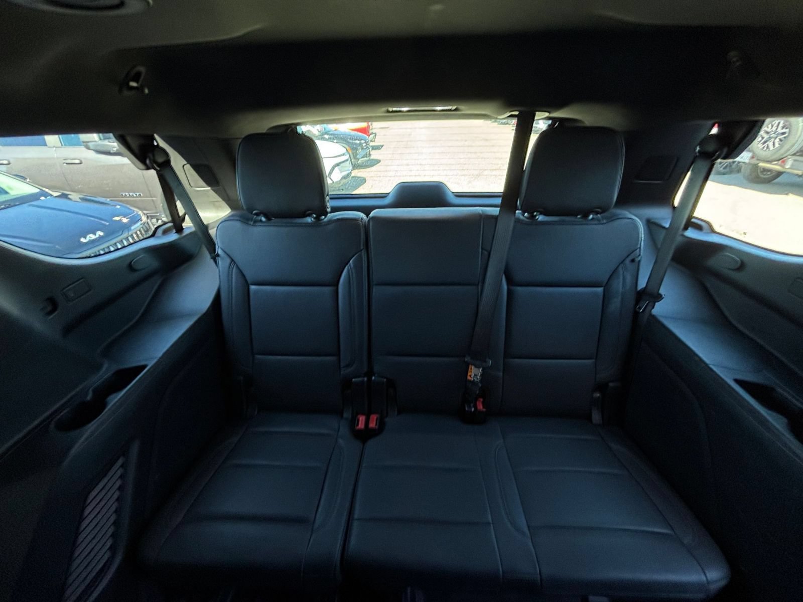 Used 2025 Chevrolet Tahoe Z71 AWD/4WD image 31