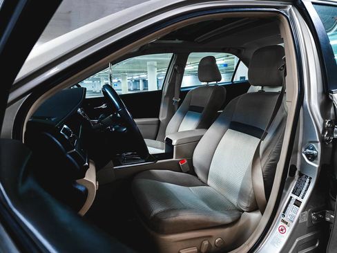 Used 2014 Toyota Camry XLE image 18