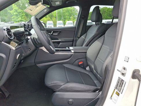 Certified 2025 Mercedes-Benz GLC 300 4MATIC image 12