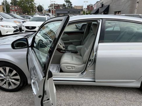 Used 2011 Toyota Avalon Limited FWD image 12