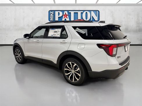 New 2026 Ford Explorer ST-Line RWD image 5
