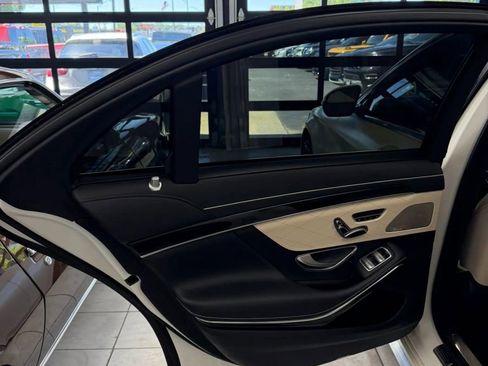 Used 2019 Mercedes-Benz S 560 Sedan image 23