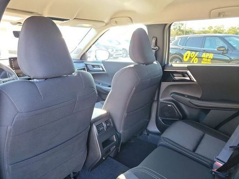 New 2026 Mitsubishi Outlander ES image 12