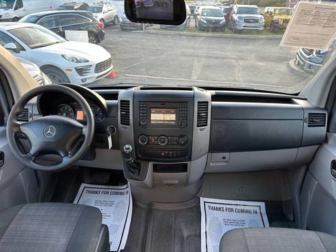Used 2018 Mercedes-Benz Sprinter 2500 image 2