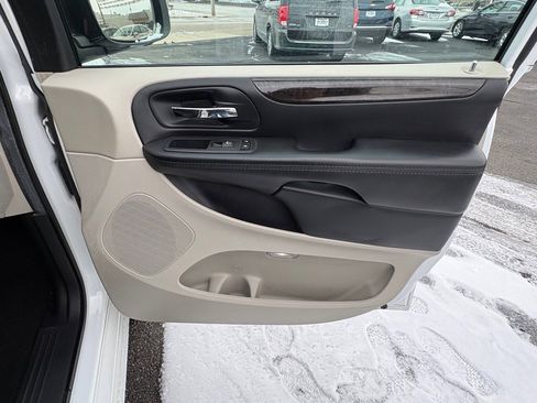 Used 2017 Dodge Grand Caravan SE w/ Power Window Group image 15