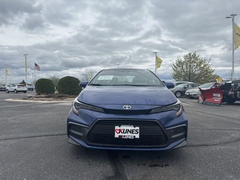 Used 2020 Toyota Corolla SE FWD image 2