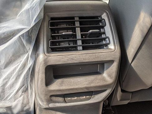 New 2026 Volkswagen Tiguan SE image 23