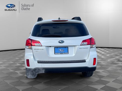 Used 2014 Subaru Outback 2.5i Premium w/ Moonroof Package & Eyesight image 10