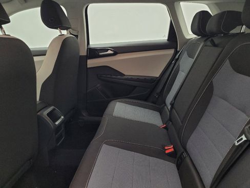 Used 2025 Volkswagen Taos S image 18