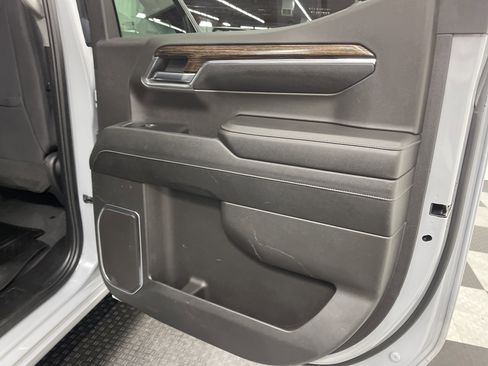 Used 2024 GMC Sierra 1500 SLE image 18