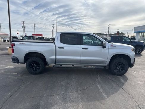 Used 2020 Chevrolet Silverado 1500 LT Trail Boss w/ Convenience Package image 2