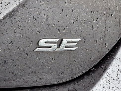 Used 2019 Toyota Camry SE image 31