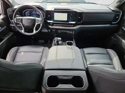 Used 2024 Chevrolet Silverado 1500 LT Trail Boss w/ Convenience Package II AWD/4WD image 17