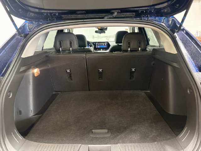 Used 2024 Chevrolet Trax LT w/ Sunroof Package FWD image 21
