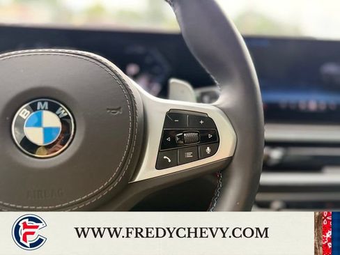 Used 2025 BMW X7 M60i AWD/4WD image 44