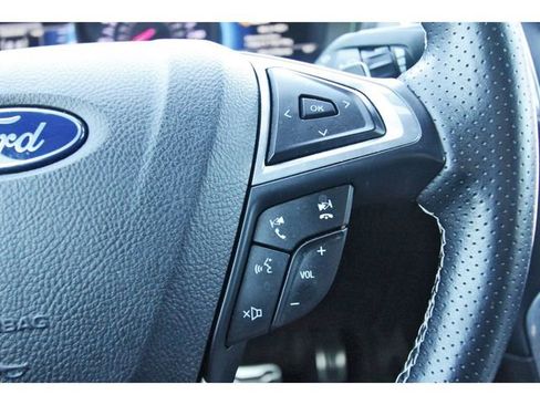 Certified 2022 Ford Edge ST image 19