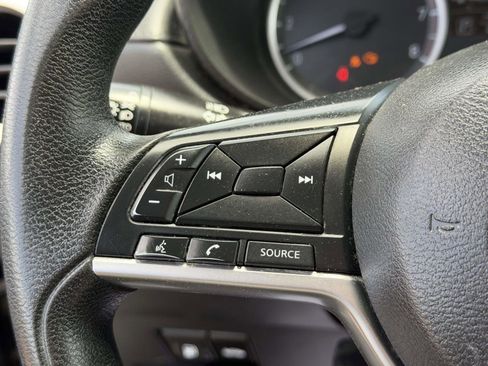 Used 2022 Nissan Versa S w/ Trunk Package FWD image 25