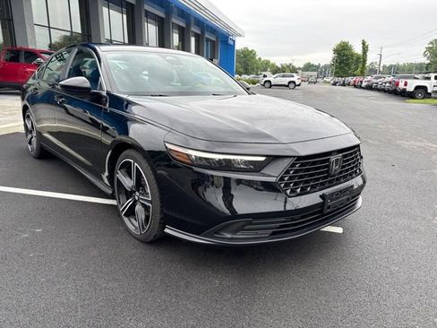 Used 2023 Honda Accord Sport image 4