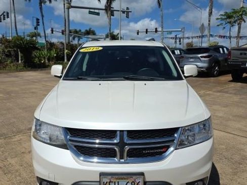 Used 2019 Dodge Journey SE w/ Premium Group image 2