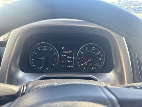 Used 2017 Toyota RAV4 LE w/ Carpet Mat Package FWD image 15