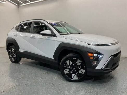 Used 2025 Hyundai Kona SEL AWD/4WD image 2