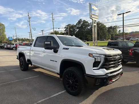 Used 2025 Chevrolet Silverado 2500 LTZ w/ LTZ Plus Package AWD/4WD image 6