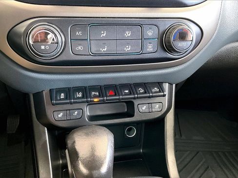 Used 2022 Chevrolet Colorado Z71 w/ Safety Package image 16