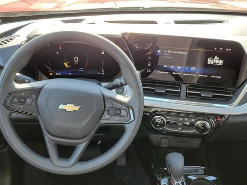 New 2026 Chevrolet Trax LT image 11