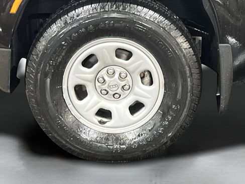 Used 2024 Nissan Frontier S w/ Technology Package image 9