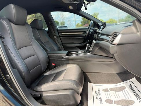 Used 2019 Honda Accord Sport image 11