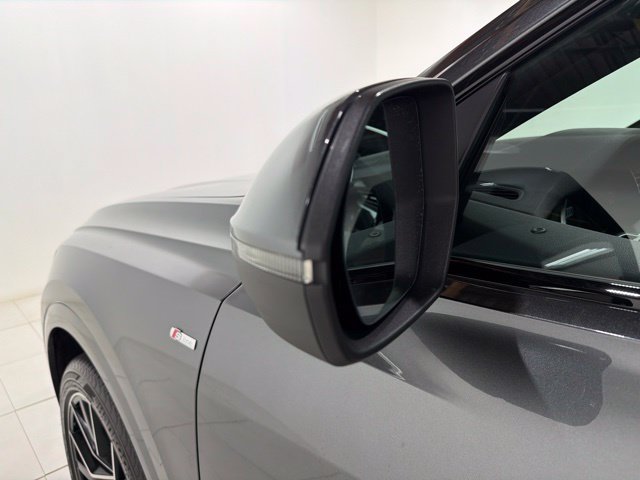 Used 2021 Audi Q8 Premium Plus w/ Premium Plus Package AWD/4WD image 9