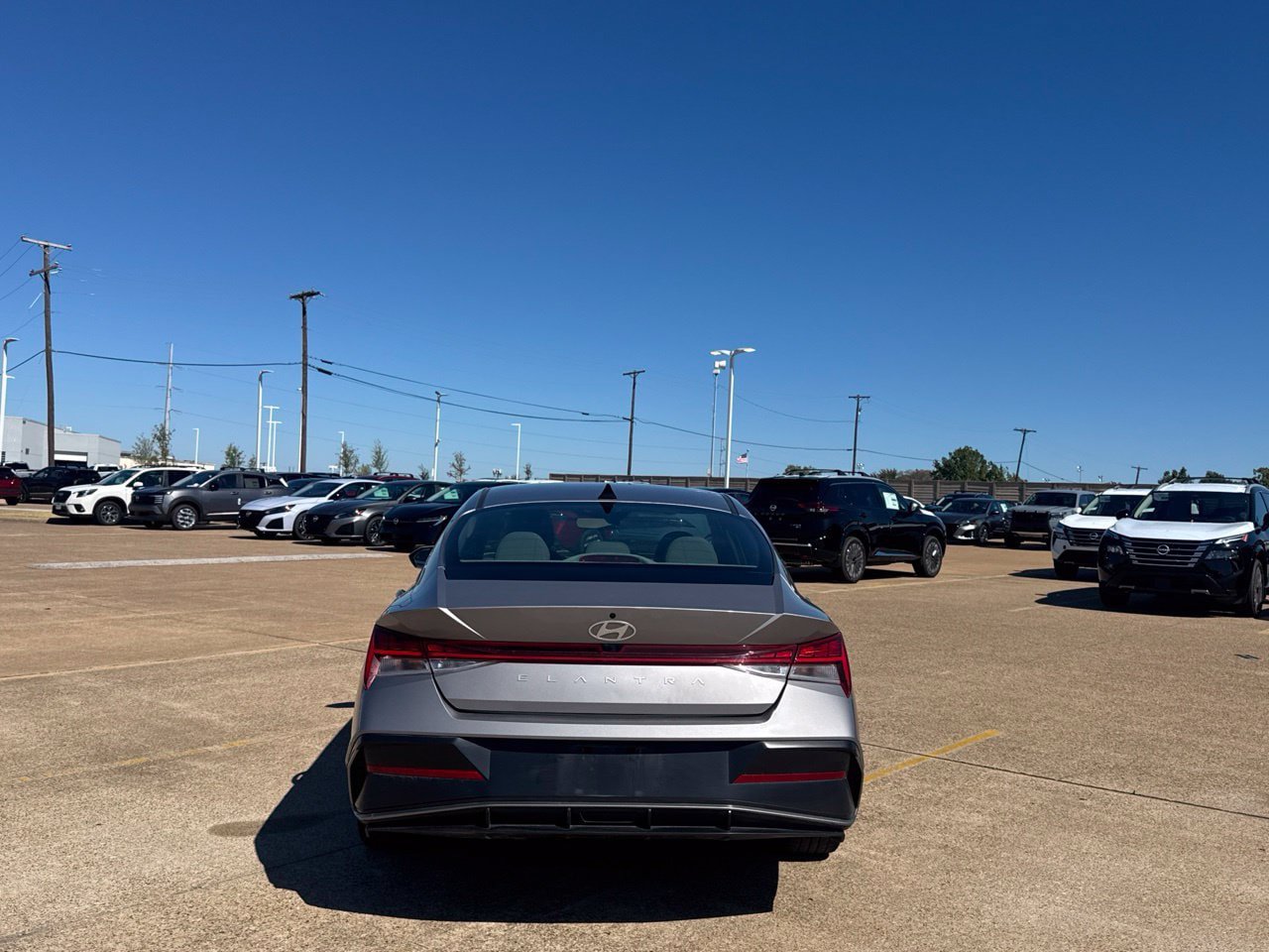 Used 2025 Hyundai Elantra SEL FWD image 21