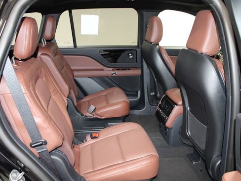 New 2026 Lincoln Aviator Reserve image 32