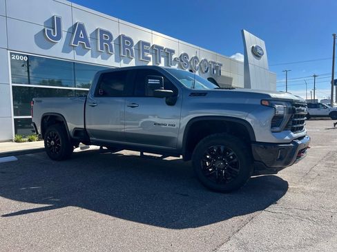 Used 2025 Chevrolet Silverado 2500 LT w/ Trail Boss Package AWD/4WD image 1