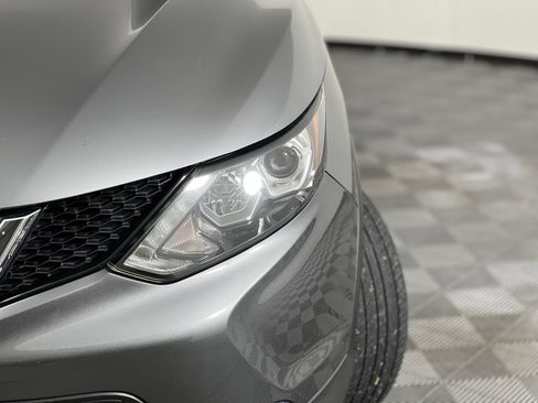 Used 2018 Nissan Rogue Sport SL w/ SL Premium Package image 7