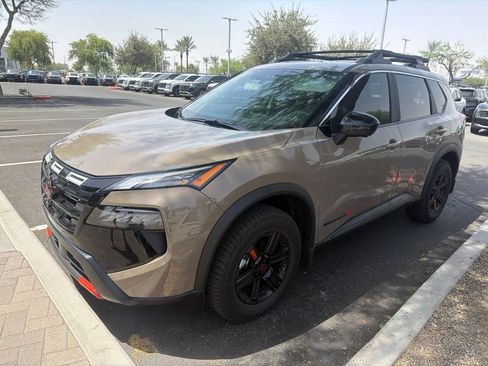 Certified 2026 Nissan Rogue SV AWD/4WD image 1