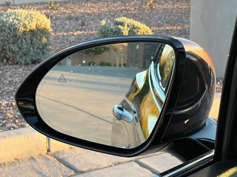 Used 2023 Genesis GV70 2.5T Select w/ Select Package image 25