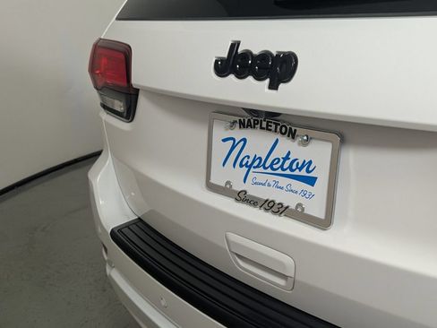 Used 2019 Jeep Grand Cherokee Altitude RWD image 8