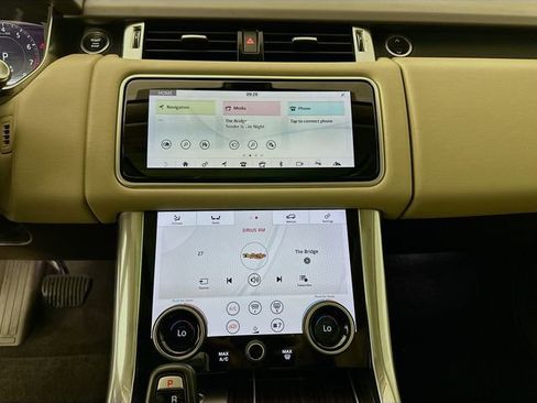 Used 2020 Land Rover Range Rover Sport HSE image 15