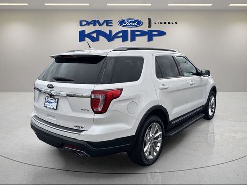 Used 2018 Ford Explorer XLT w/ Equipment Group 202A image 8